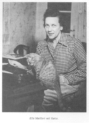 Ella Maillart con gato