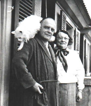 Paul Klee, su esposa Lily y Bimbo en Berna (1935)